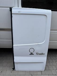 Дверка задня права розпашонка Renault Trafic 2 Opel Vivaro 2 Nissan Primastar 7750311422