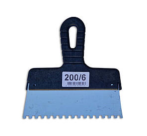 Шпатель зубчастий з пластиковою ручкою 200/6мм