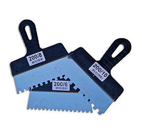 Шпатель зубчастий з пластиковою ручкою 200/8мм