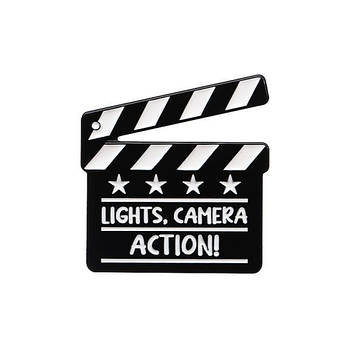 "Кінохлопавка Lights Camera Action" значок (пін) металевий