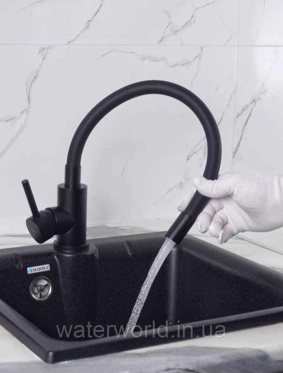 Чорний змішувач для кухні на мийку з гнучким гусаком VENTA з нержавіючої сталі 304