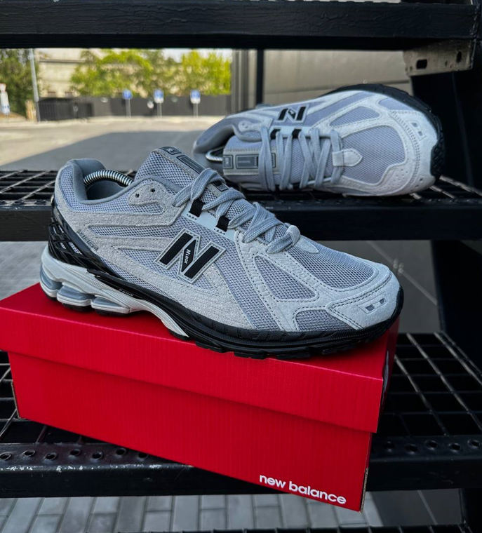 Кросівки чоловічі New Balance 2002R Grey Нью Баланс сірі замша сітка кроси весна літо, фото 1