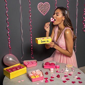 Солодощі та їстівні жарти