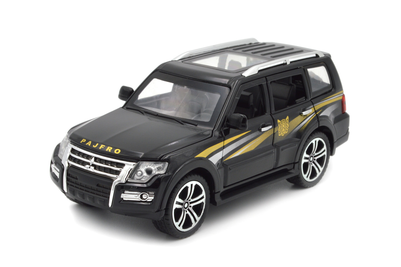 Модель металева Mitsubishi Pajero, масштаб 1: 32, інерція, світло, звук, відкриваються усі двері, фото 1