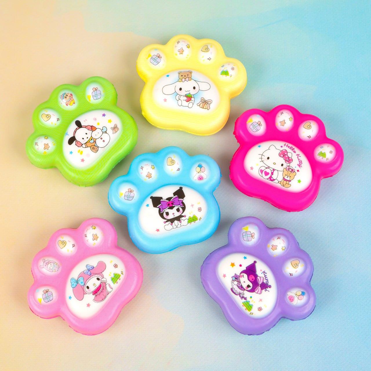 Іграшка антистрес сквіш Лапки з персонажами, 8 см 12 шт упаковка, фото 1