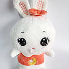 М'яка іграшка Зайчик з великими очима з кораловим бантиком, 30 см, фото 3