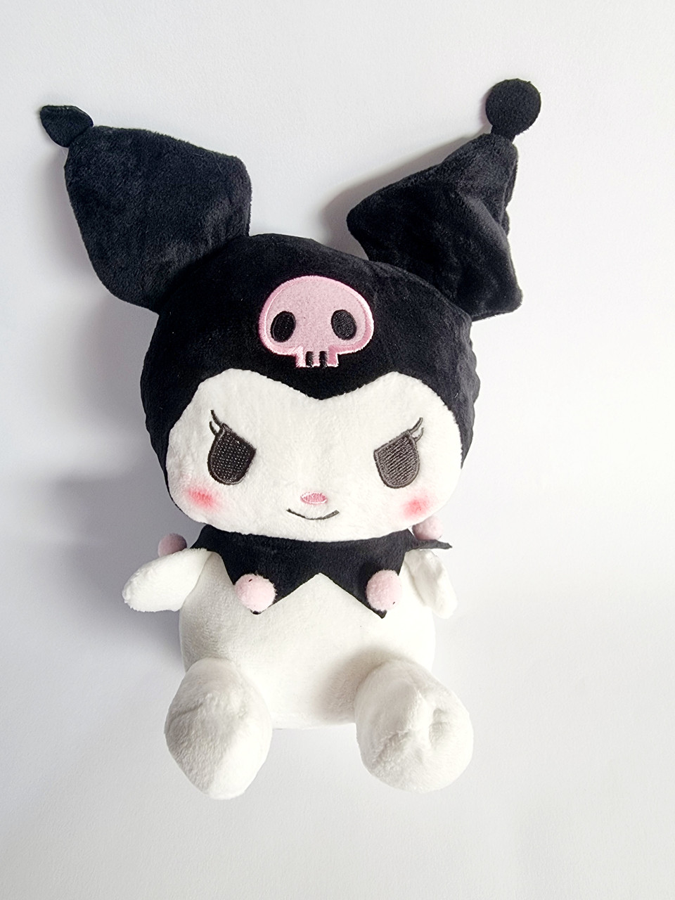 М'яка іграшка Куромі Hello Kitty з рожевою емблемою, 25 см, фото 1