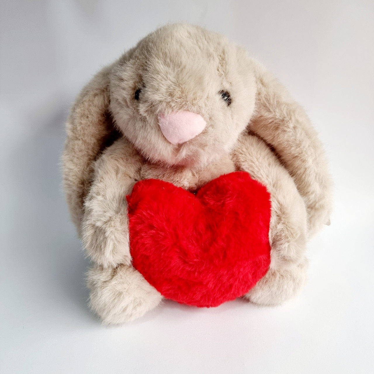 М'яка іграшка Заєць із серцем бежевий, 22 см, фото 1