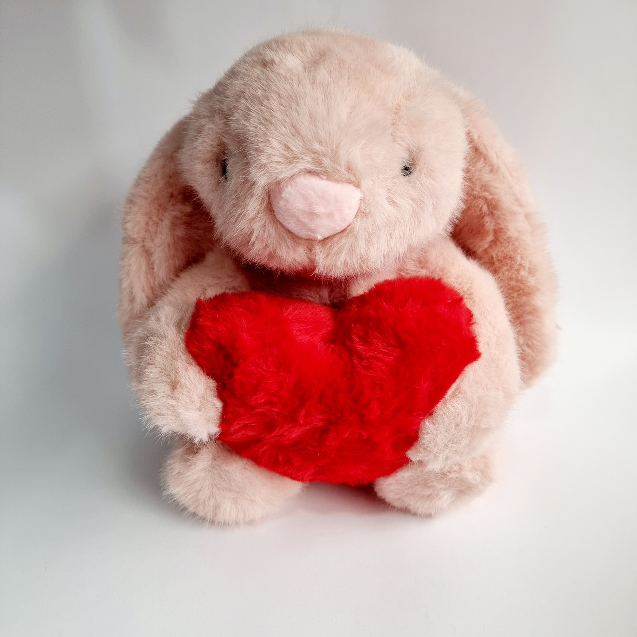 М'яка іграшка Заєць із серцем пудровий, 22 см, фото 1
