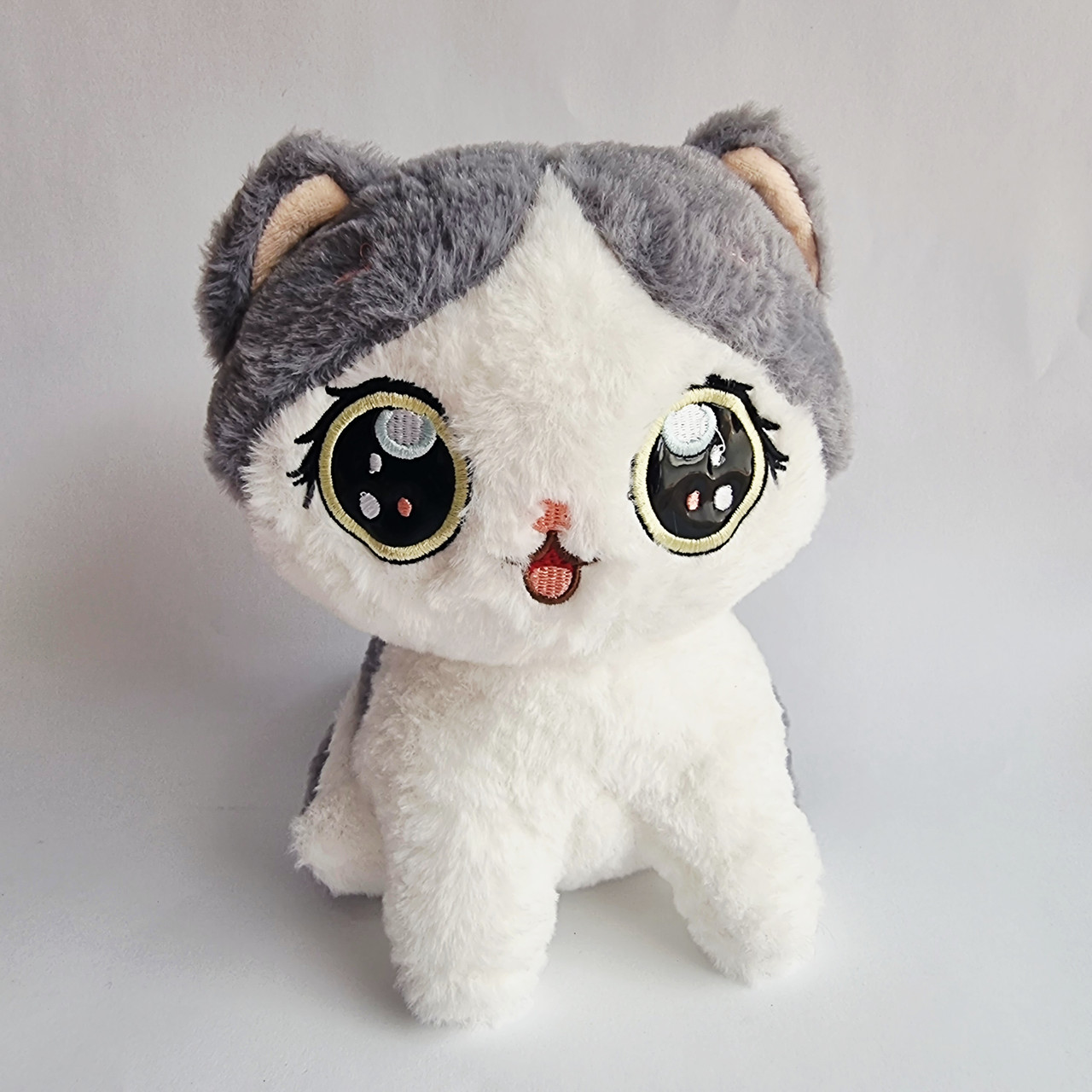 М'яка іграшка Котик сіро-білий, 20 см, фото 1
