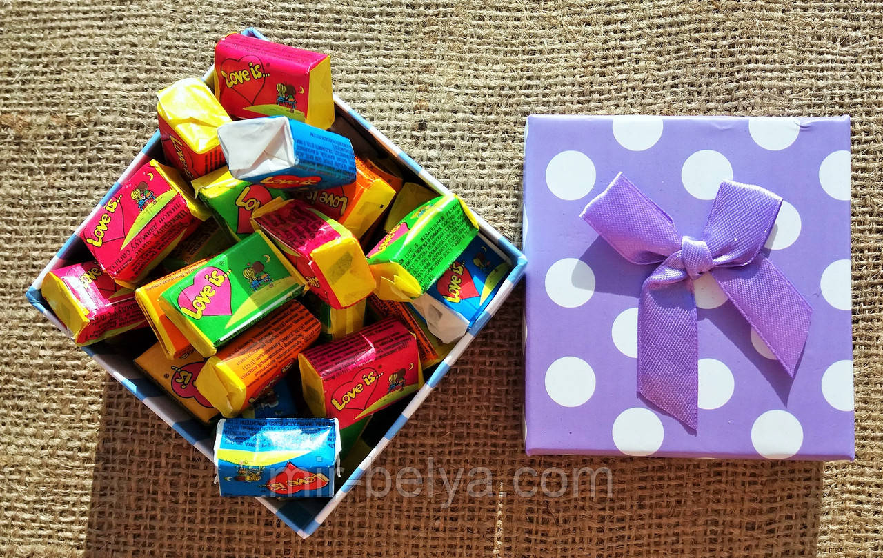 Жуйки Love is 5 смаків мікс жувальна гумка лові іс подарунковий набір 50 штук, фото 1