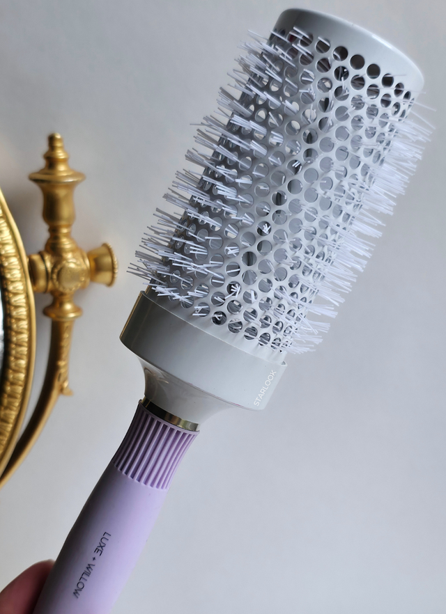 Щетка для волос Luxe & Willow Large round hair brush with sectioning pick White/Lilac 4”