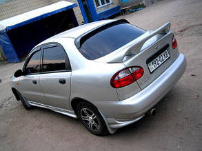 Куточки під бампер Део Ланос Седан Накладки на задній бампер Деу Ланос Кути заднього бампера Daewoo LANOS sd