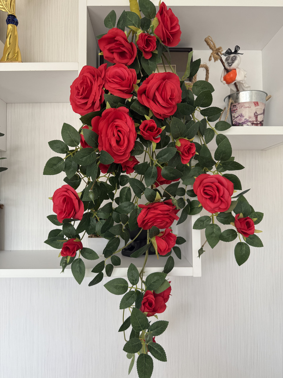 Ампельний кущ троянди . Декоративний кущ троянд (червона 85 см ), фото 1