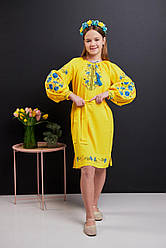 Вишита сукня з льону для дівчаток жовтого кольору з вишивкою гладдю розміри 116-152