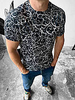 Чоловіча чорна стильна приталена футболка з модним дизайном