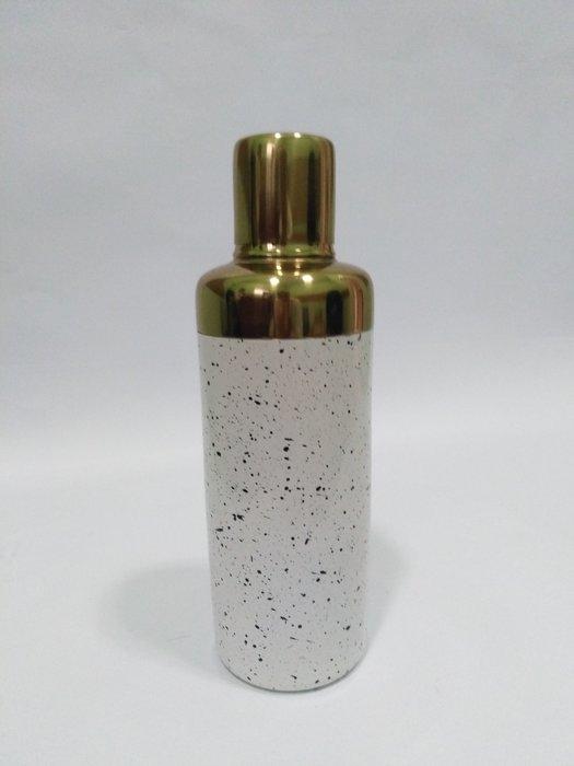 Шейкер з гранітним покриттям V 0,6 л Європейський білий ( шт ) Розпродаж!