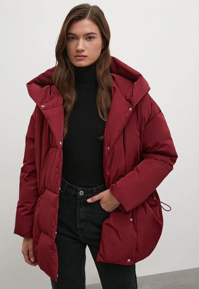Подовжений пуховик жіночий oversize Finn Flare FWB11024-332 бордовий XS/S, фото 1