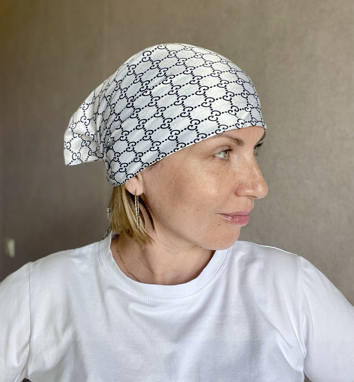 Шовкова брендова хустка Gucci 70*70 см біла