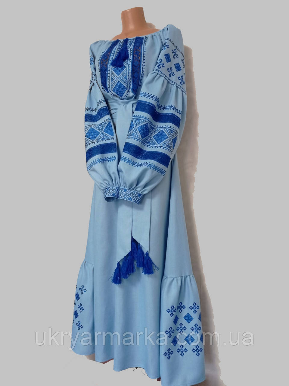 Блакитна сукня з синьою вишивкою і мереживом "Дніпровські зорі"
