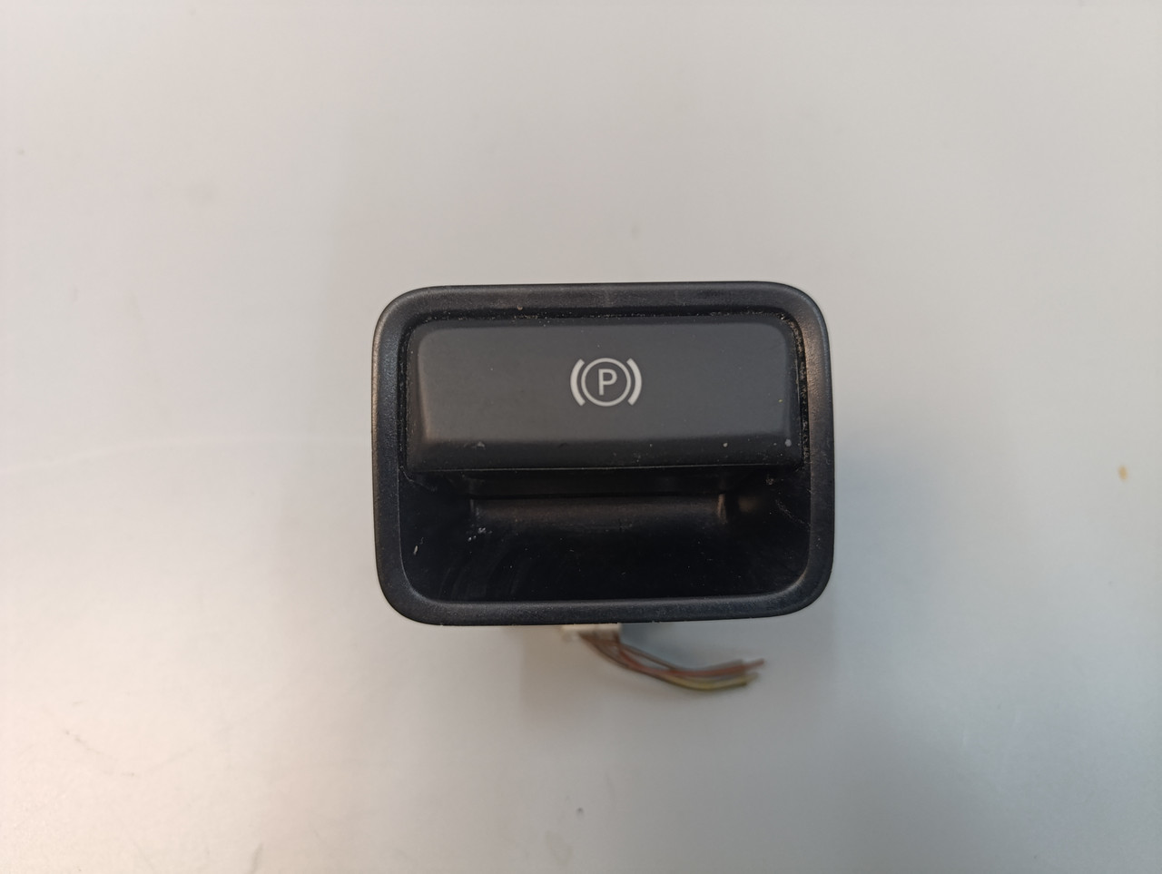 Mercedes Кнопка стоячного гальма A2469050451