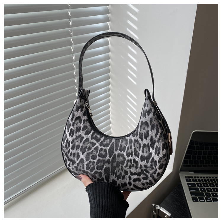 Жіноча сумка багет 6152 леопардова через плече сіра, фото 1