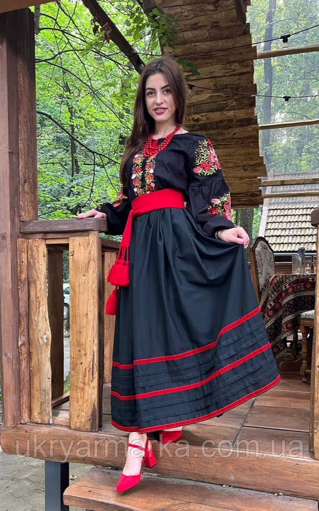 Український жіночий костюм "Панська квітка-2" з чорною спідницею