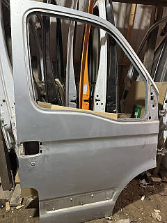 Двері передні праві б/у RENAULT MASTER  OPEL MOVANO NISSAN INTERSTAR