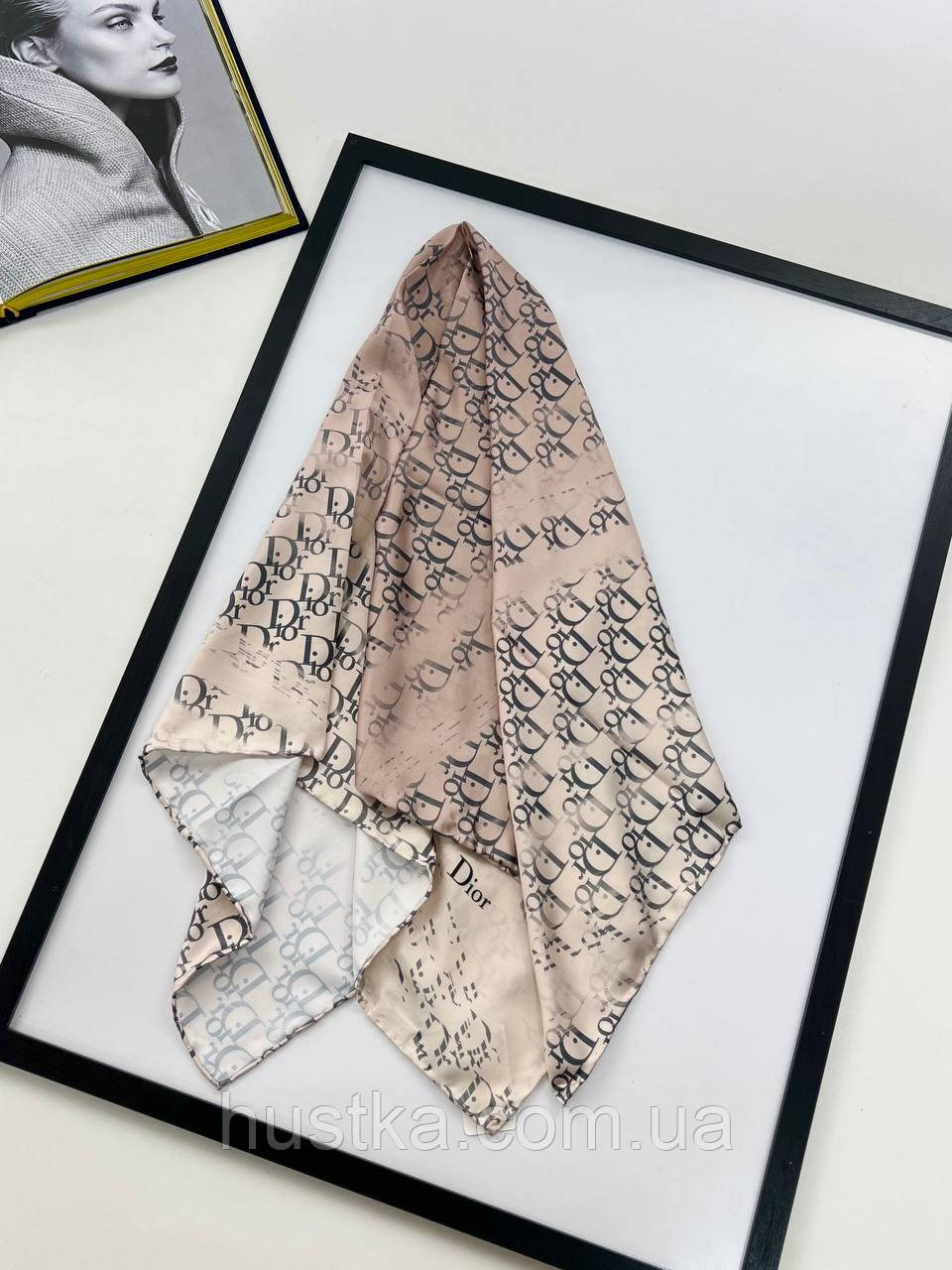 Шовкова брендова хустка Christian Dior 90*90 см градиент бежевий ручна обробка краю