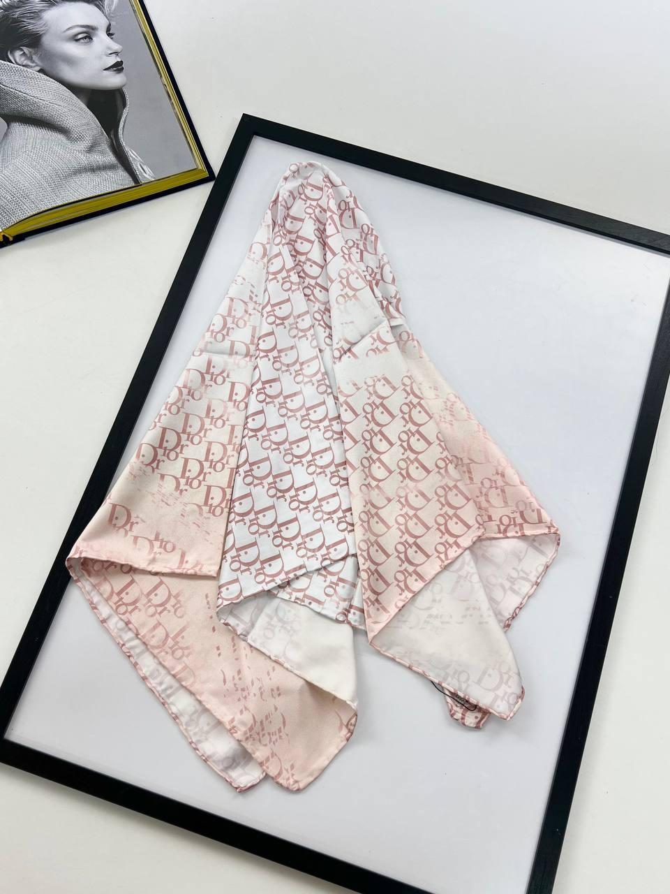 Шовкова брендова хустка Christian Dior 90*90 см градиент пудровий ручна обробка краю