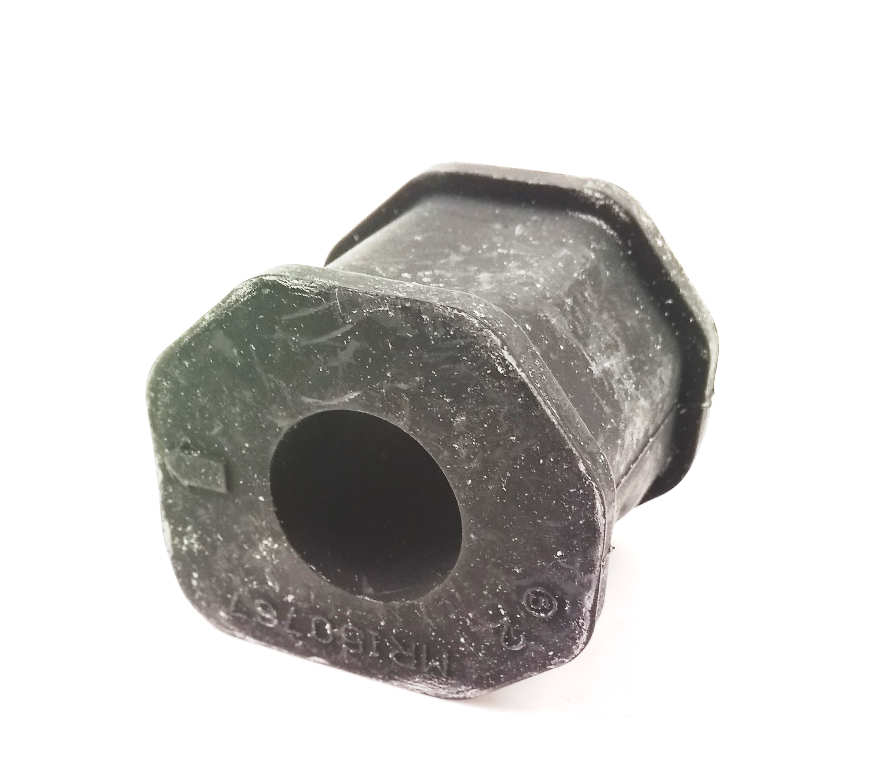 Втулка стабілізатора переднього, зовнішня, оригінал OEM MR150767 Митсубиси Паджеро Спорт 1998-2008, фото 1