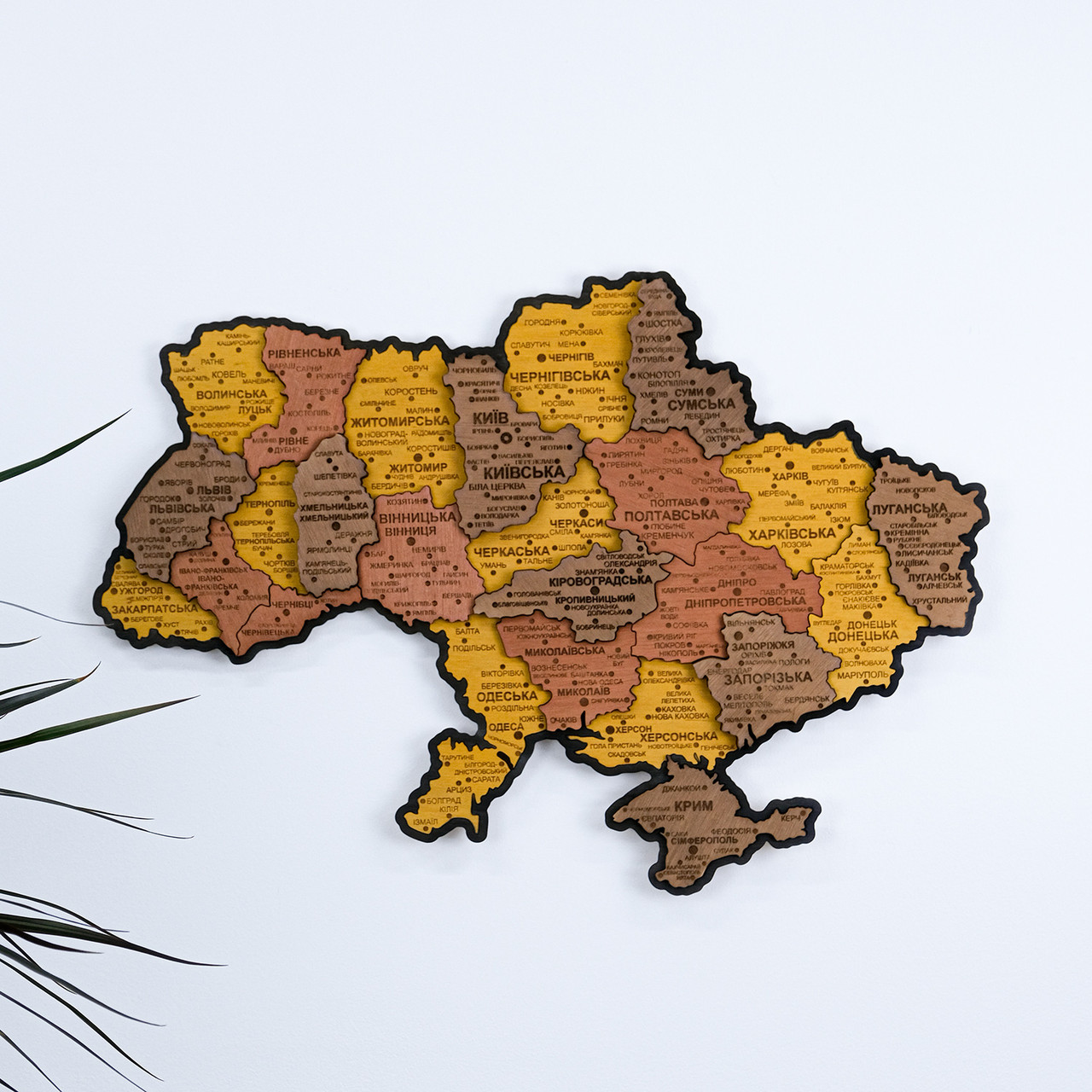 Мапа України настінна мала 3D об'ємна в коробці ручна робота 55*38.5 см Гранд Презент 11