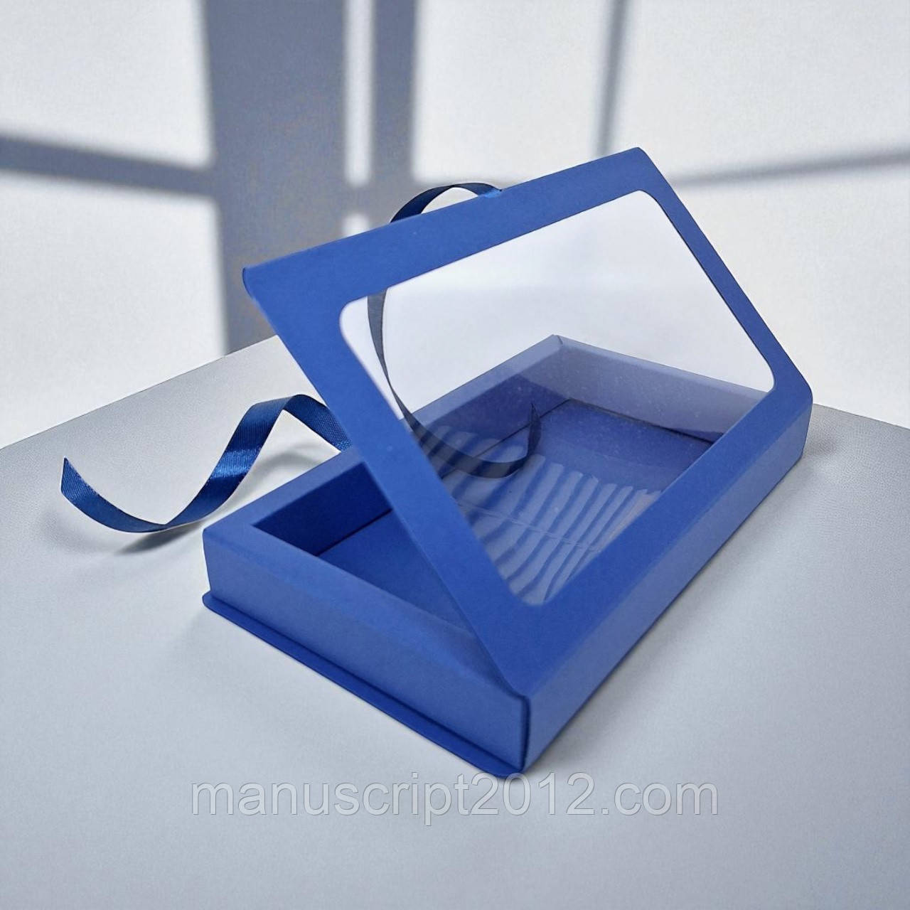 Коробка для шоколаду з вікном (180х95х25мм.) синя