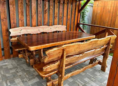 Дерев'яні садові столи та лавки