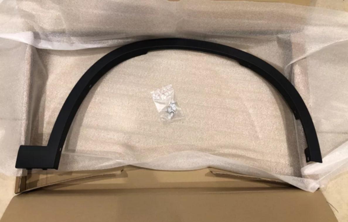 Накладка арки крила передня права BMW X1 F48 16-22, 51777332338, фото 1