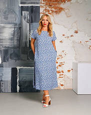 Жіноча сукня зі штапеля «Кіра» світло-синього кольору з квітковим принтом розміри від 44 по 54, фото 2