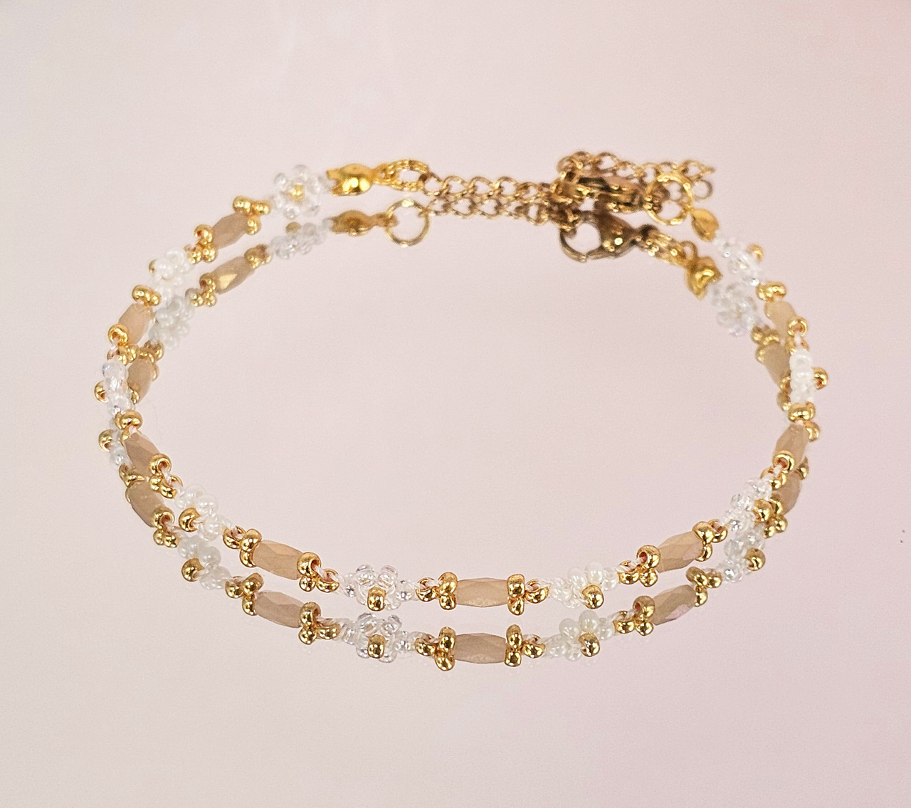 Тонкий браслет з бісеру білий з бежевим ручної роботи, фото 1