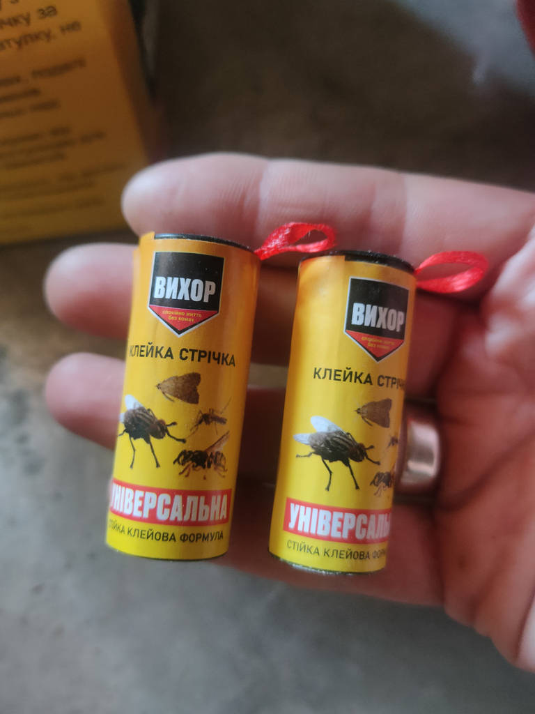 Липка стрічка від мух Вихор мухоловка, липучка - фото покупців 2