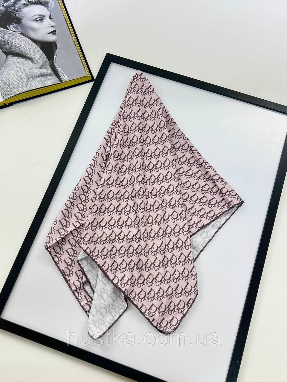 Шовкова брендова хустка Dior 90*90 см пудровий ручна обробка краю