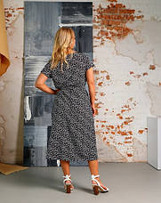 Жіноча сукня зі софтової тканини «Кіра» чорного кольору з квітковим принтом розміри від 44 по 58, фото 3