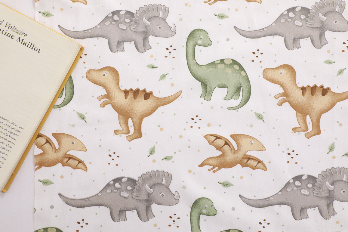 Сатин з динозаврами, зеленого та жовтого кольору на білому № SK-160-03, фото 1