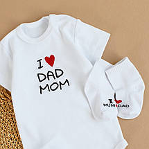 Боді та шкарпетки I love mum and dad білі короткий рукав інтерлок для новонародженого 62 68 74 80 86 92, фото 4