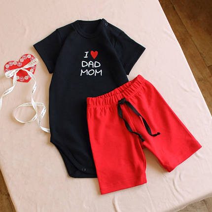 Літній комплект для немовляти боді з написом I love dad mom і червоні шорти 62 68 74 80 86 92 см, фото 1
