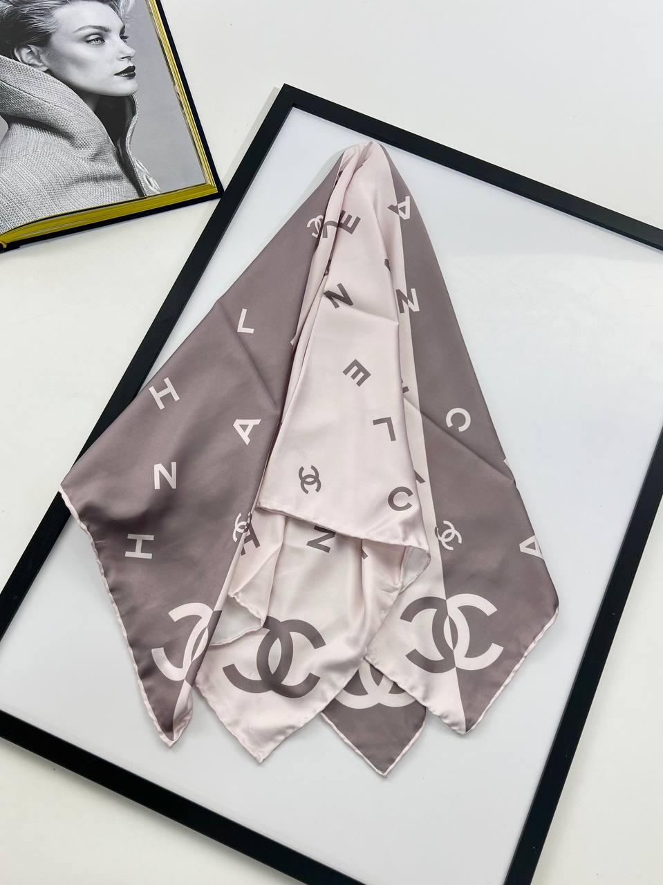 Шовкова брендова хустка Chanel діагональ 90*90 см ручна обробка краю
