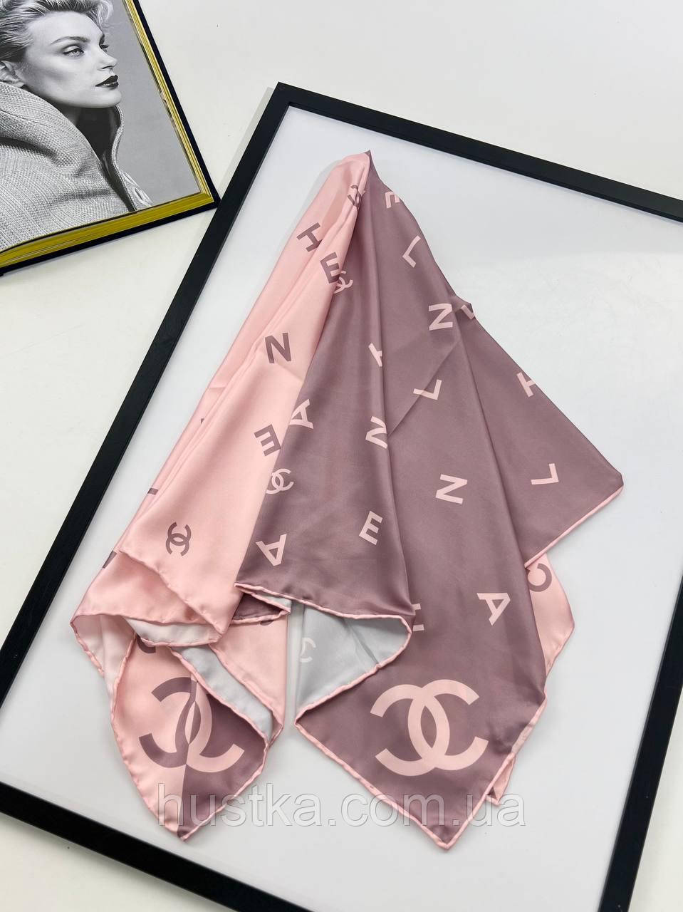 Шовкова брендова хустка Chanel діагональ 90*90 см персиковий ручна обробка краю