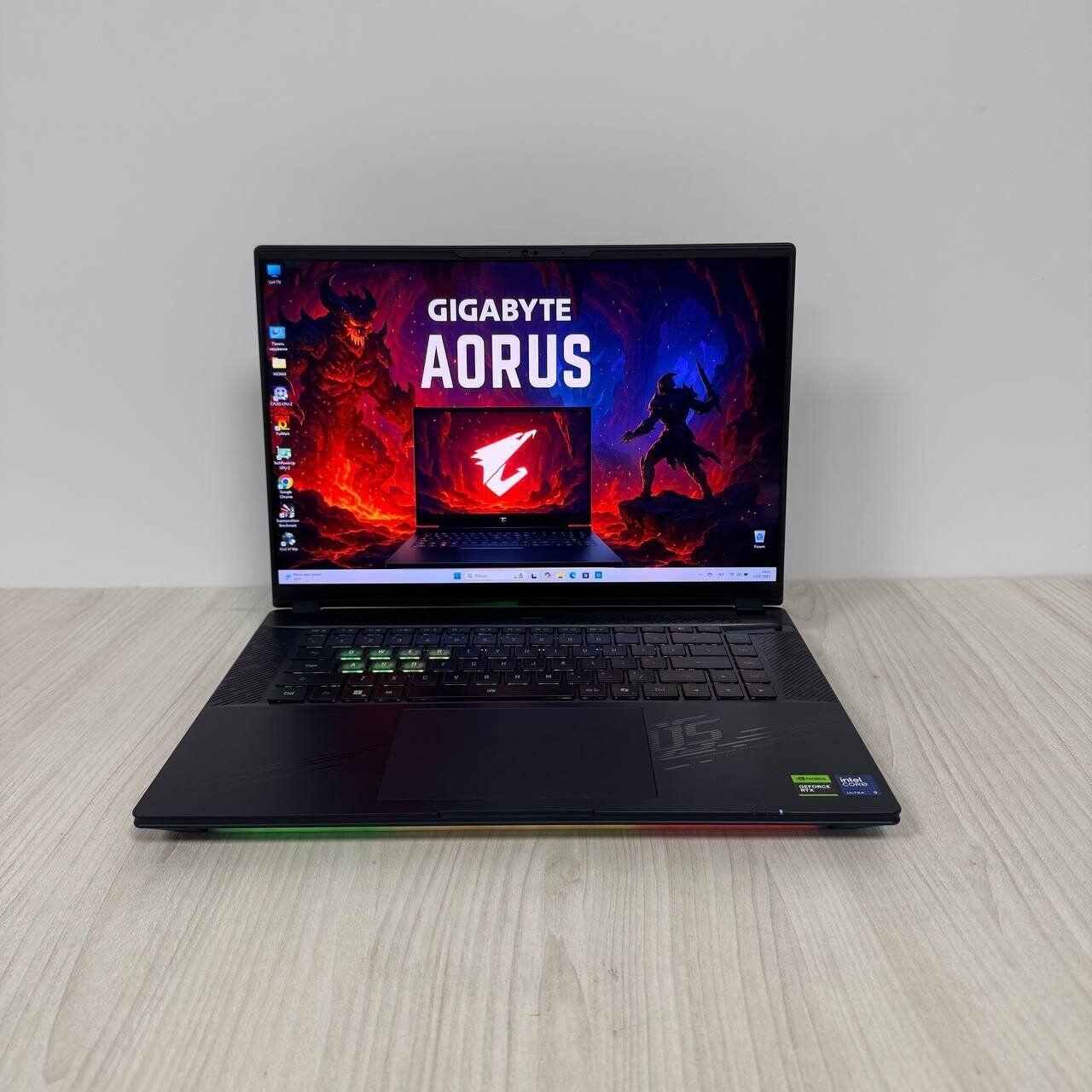 Б/в Ігровий ноутбук Б-клас Gigabyte Aorus Master 16 BZH 16" 2560x1600| Ultra 9 275HX| 32GB RAM| 2000GB SSD NVMe| RTX 5090 24GB