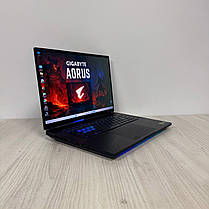 Б/в Ігровий ноутбук Б-клас Gigabyte Aorus Master 16 BZH 16" 2560x1600| Ultra 9 275HX| 32GB RAM| 2000GB SSD NVMe| RTX 5090 24GB, фото 3