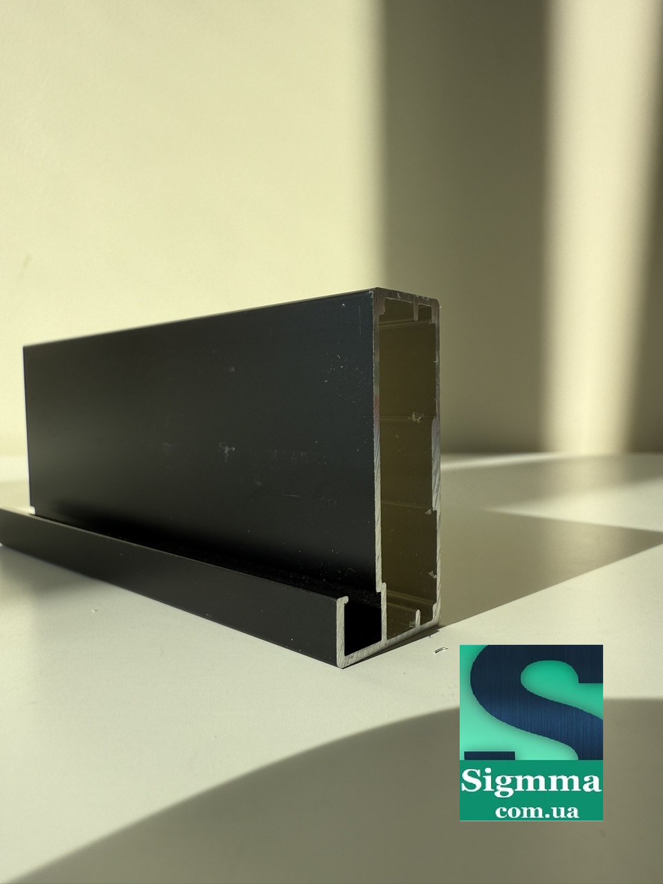 Рамковий алюмінієвий профіль ЧОРНИЙ