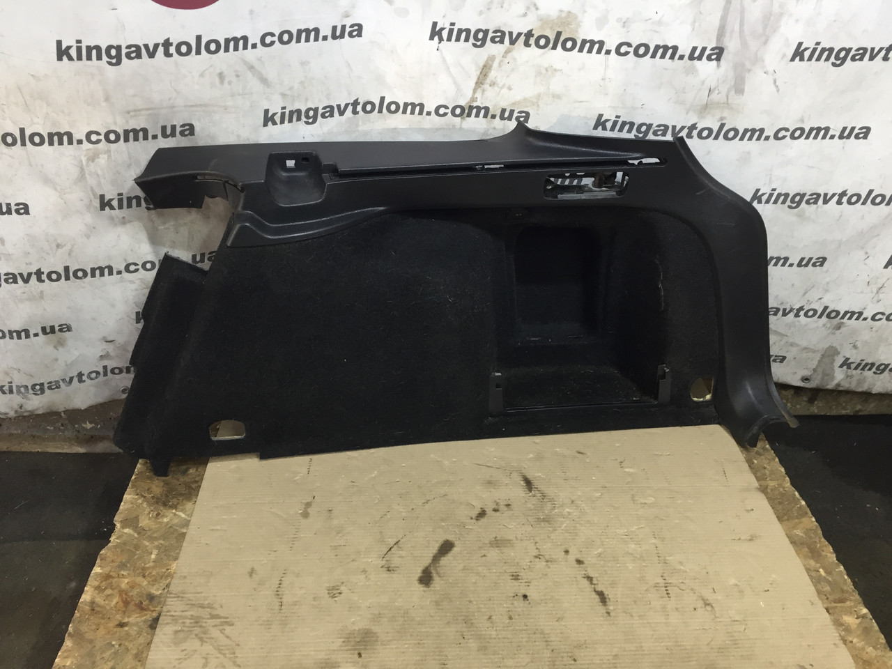 Обшивка багажника права Volkswagen Passat B7 3AF867428BFEE, фото 1