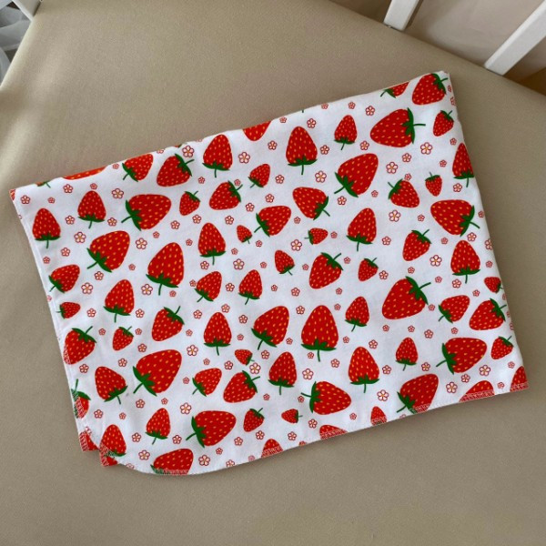 Пелюшка дитяча «Полуничка» Фланель 100% бавовна, 80×110 см, гіпоалергенна, м'яка, білий колір, принт, фото 1